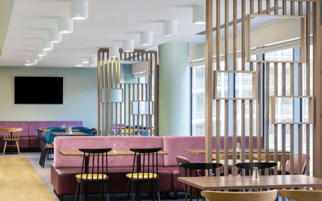 Hampton by Hilton London Gatwick Airport