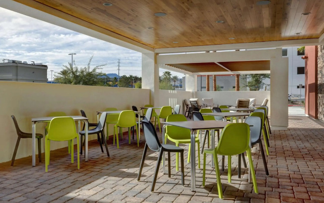 Home2 Suites by Hilton Las Vegas Southwest I-215 Curve