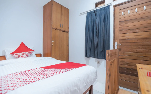 OYO 150 Harmoni Residence