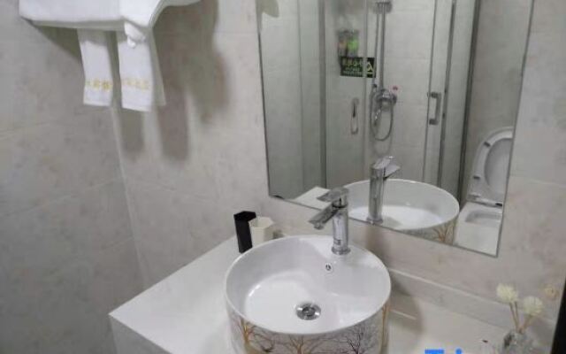 Shanghai Rongle Hotel