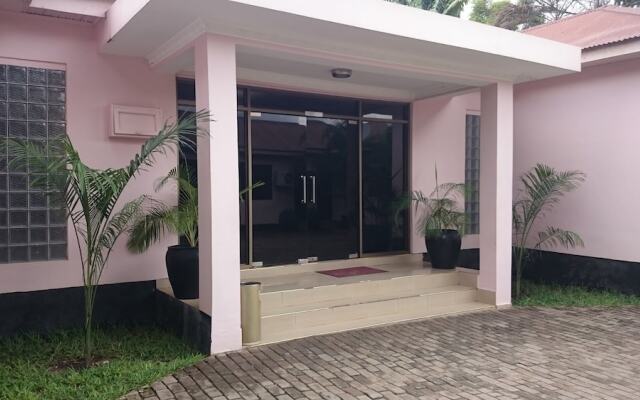 Triniti Airport Hotel