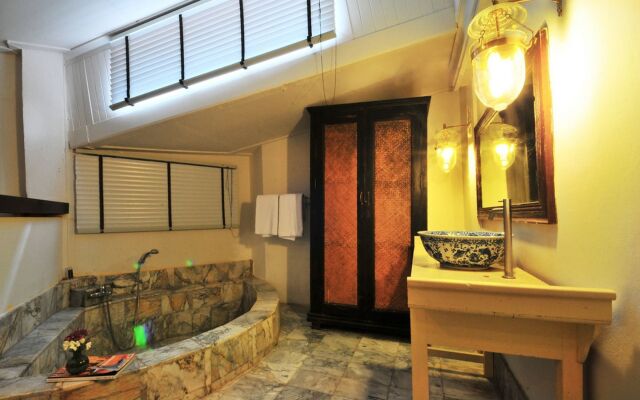 Zantiis Ndol Villas