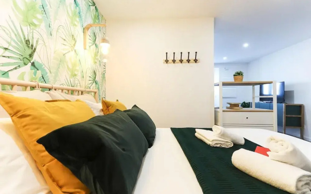Benfica Apartments II by Homing