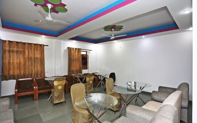 OYO 16688 Hotel Vrs
