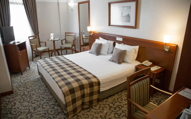 Timhotel Opera Blanche Fontaine