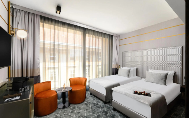 Emerald Hotel