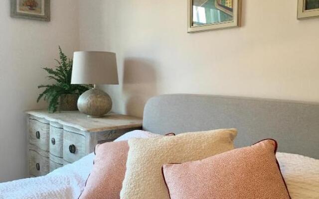 Courtyard house - boutique stay, sleeps 2 - Bruton
