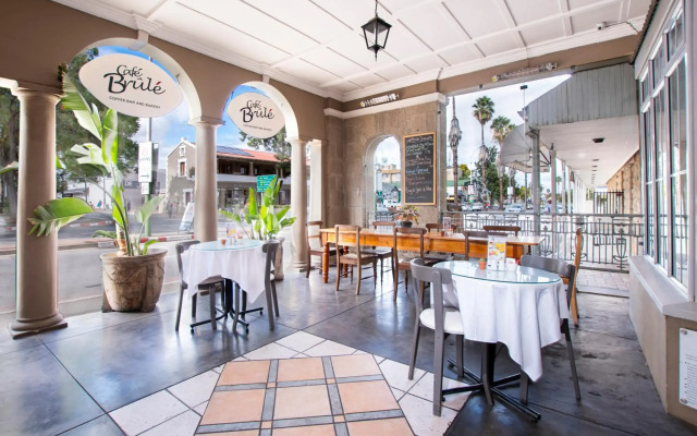Queen’s Hotel by BON Hotels