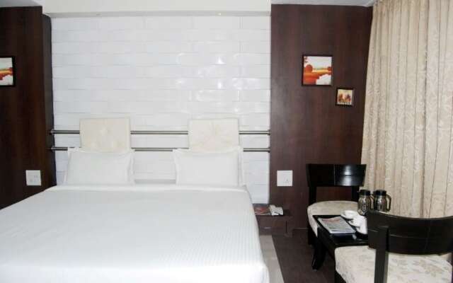 FabHotel Om Sai International