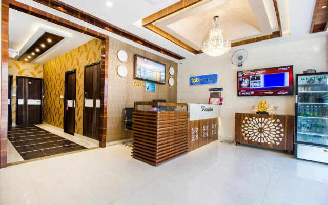 FabHotel Royal Villa