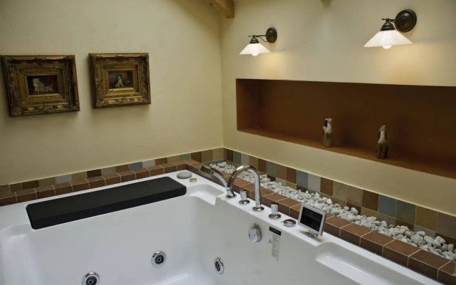 Arina Apartments