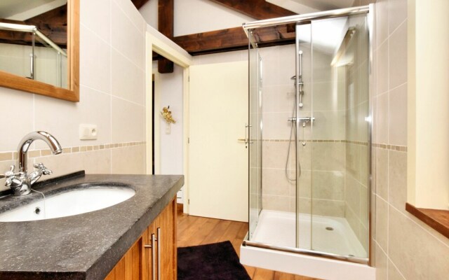 Cozy Holiday Home in Dion with Sauna and Jacuzzi