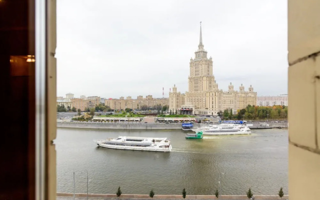 Funny Dolphins Apartments White House