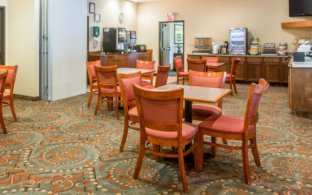 Comfort Suites Omaha East-Council Bluffs