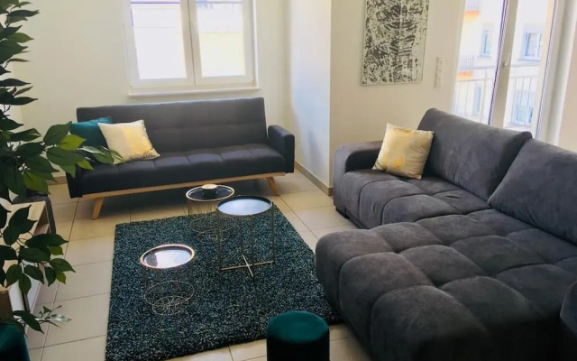 Large Art Deco Flat 100m2 in City Center - Parking