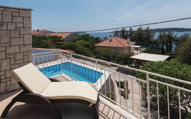 Awesome Home in Nova With Wifi and 4 Bedrooms