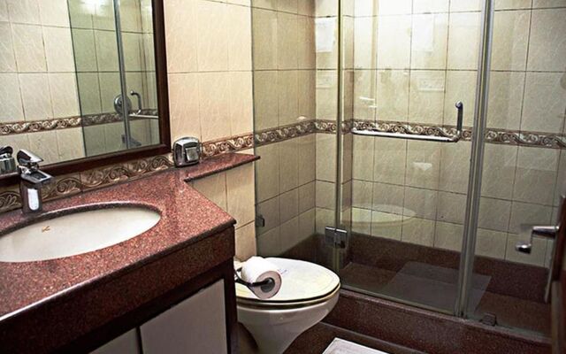 Hotel Windsor Castle Cyber City
