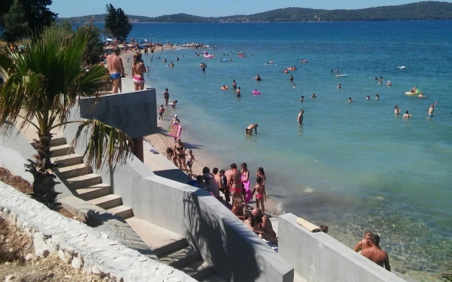 Room Aleksandra - 10 m from sea: R7 Bibinje, Zadar riviera