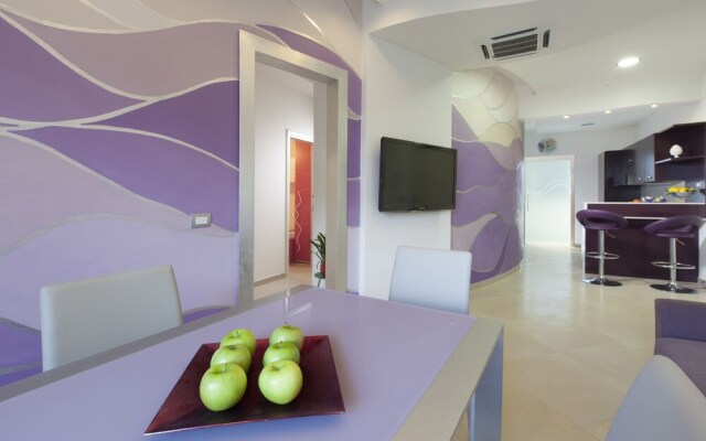 Estate4home- L'Onda Viola