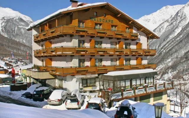 Waldcafe Hotel Restaurant