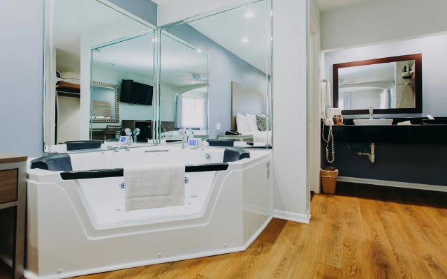 Scottish Inns and Suites - Near Kemah Boardwalk