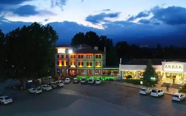 Akbak Hotel