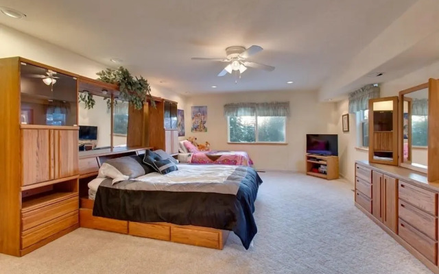 Sequoia Chalet 5 Bedroom Home