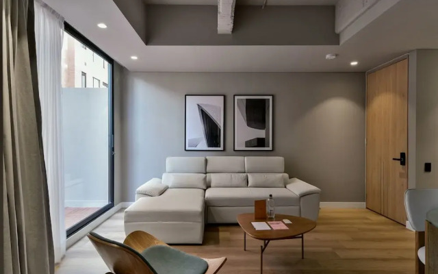 w Charming 2BR w Fantastic Deco in Unicentro