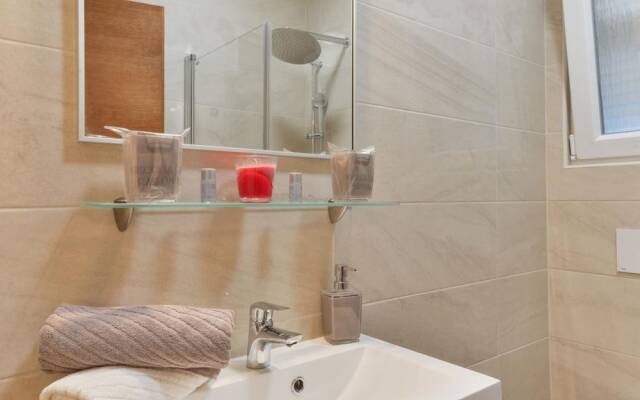 Alluring Apartment in Vir near Sea Beach