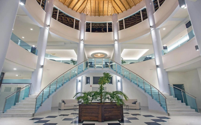 Grand Blue Beach Hotel