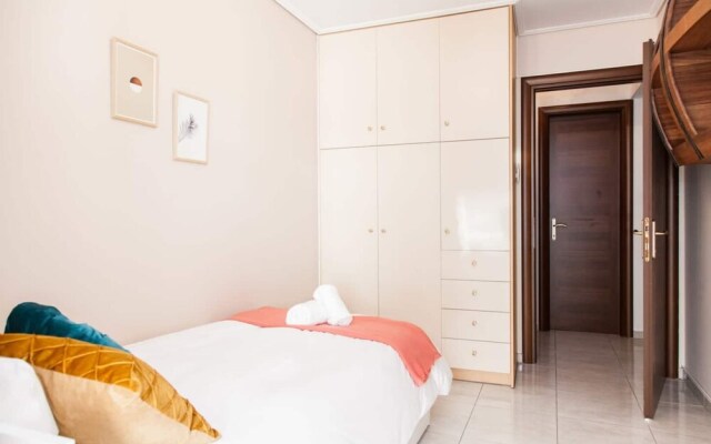Elegant & Spacious  Apt. with Sea View
