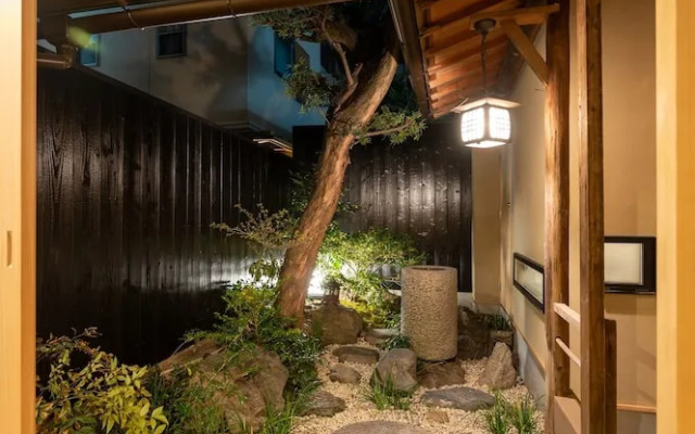 Campton Higashiyama Roku