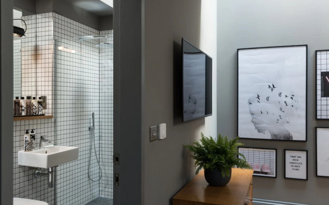 Hiding Space - Trim Street Apartments