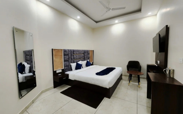 Raina's BnB