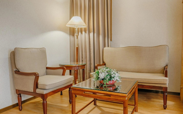 Highness Hotel