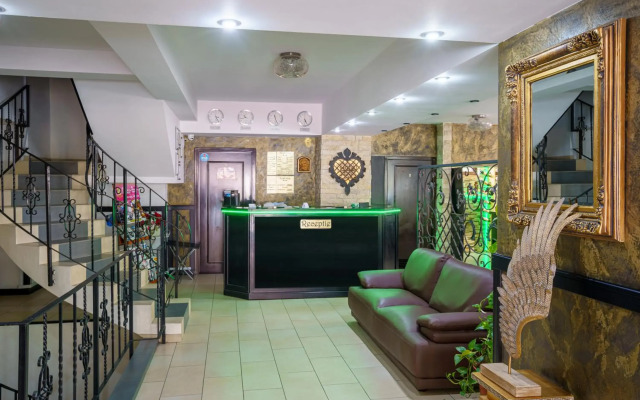 Hotel Avis