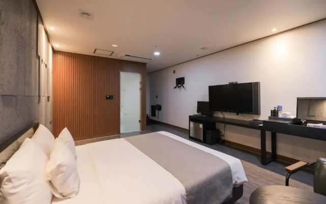 Yeosu ZAVA Hotel