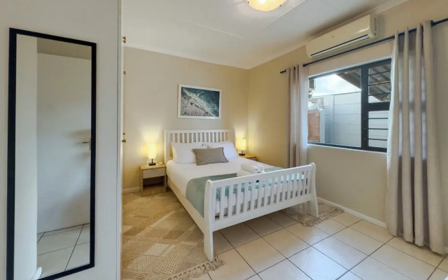 Stunning Modern Beach House in Velddrif