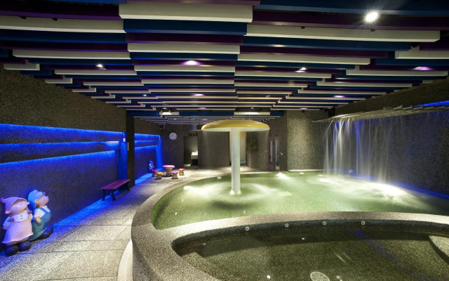 One Fukun Hotel