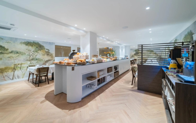 Grand Hotel Normandy by CW Hotel Collection