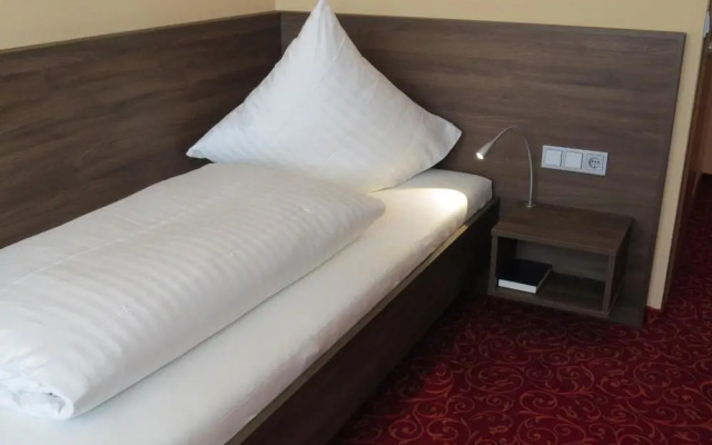 Ates Hotel Lampertheim by Aurum