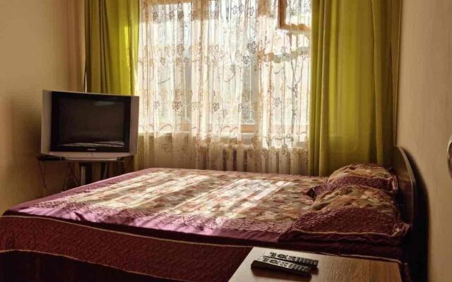 Апартаменты ДеньНочь в 9-ом микрорайоне д. 7