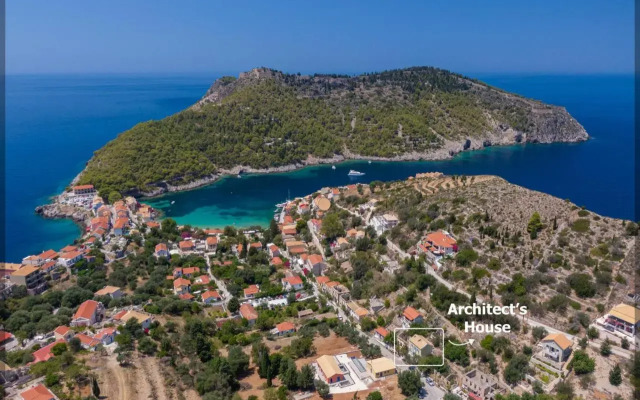 Architects House (100 meters from Assos beach)