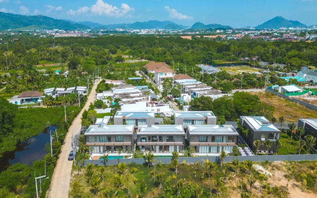 Modern 2-Level Pool Villa Long One A5