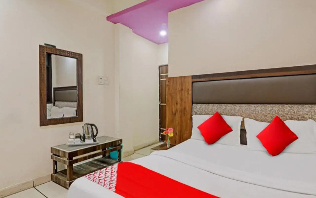 Oyo Flagship 806856 Hotel Ashirvad