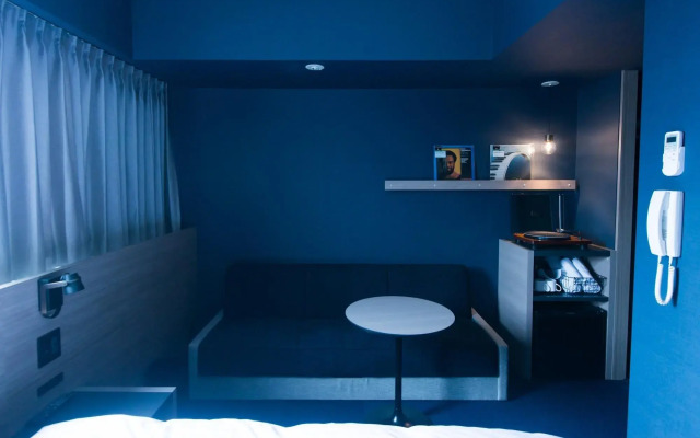 Hotel She, Osaka