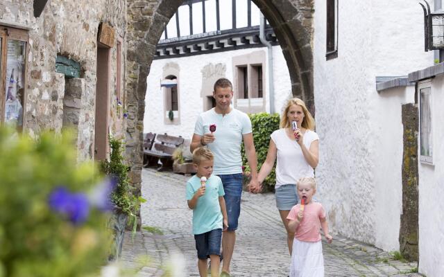 Bungalow in Eifelpark Near Kronenburger Lake