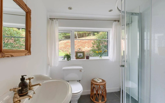 Spacious Characterful House W/views & Large Garden