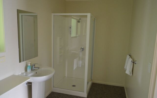 Brightwater Motor Inn