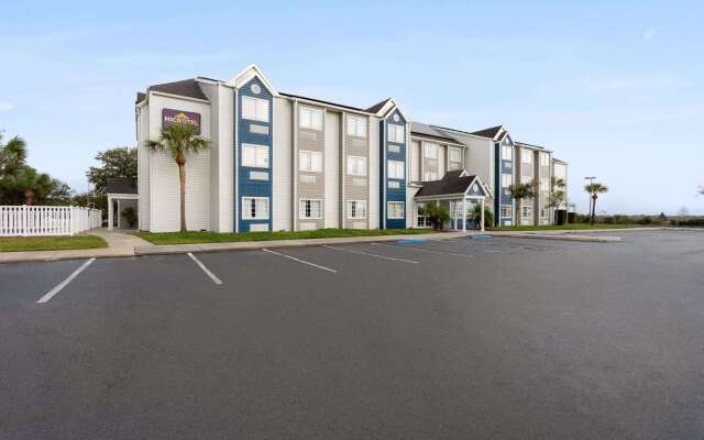 Microtel Inn & Suites by Wyndham Zephyrhills